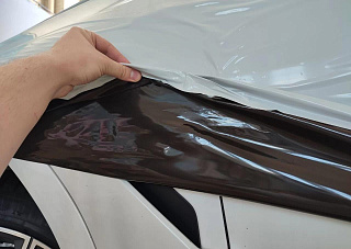 Плёнка Perfect Service для защиты кузова при проведении работ с автомобилем в сервисе.