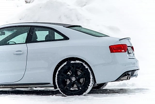 BLACKOUT EDITION. Козырек на стекло Audi A5 / S5 / RS5 (2007-2015) + УСТАНОВОЧНЫЙ КОМПЛЕКТ